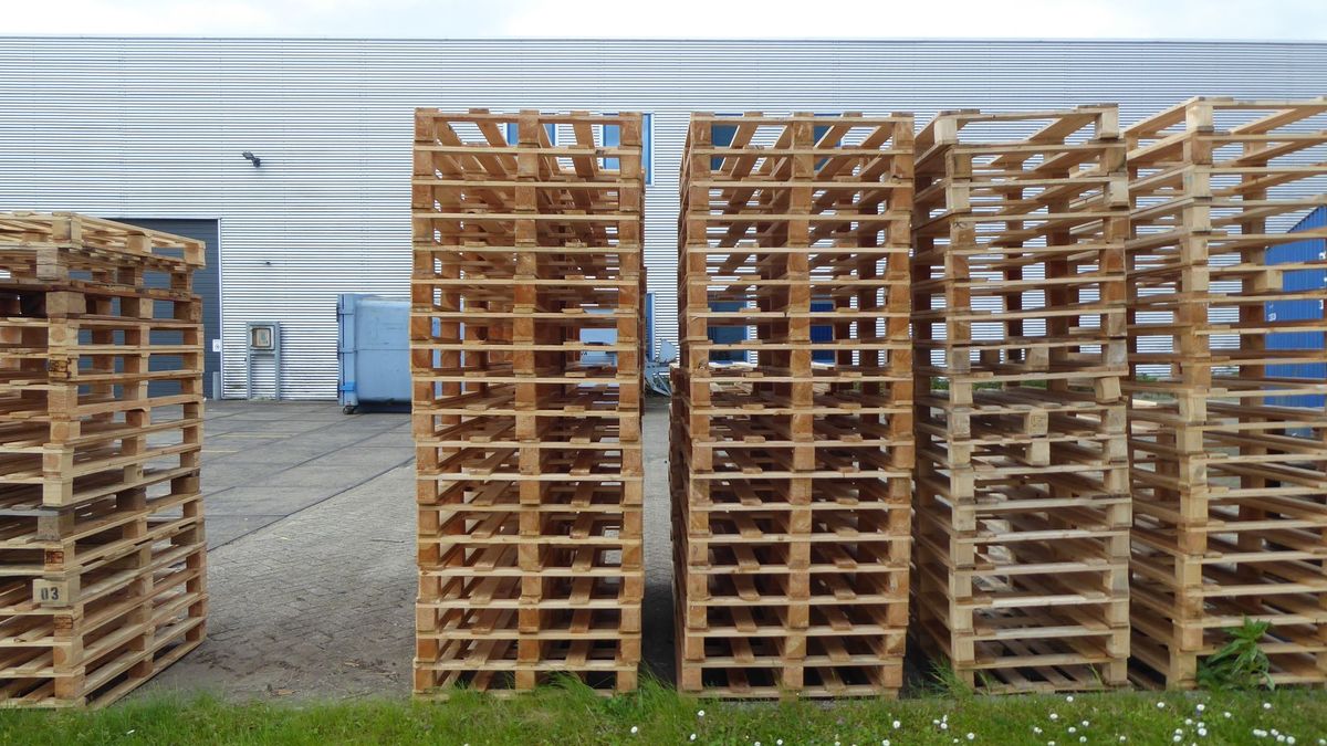 What Freight Palletizing Includes